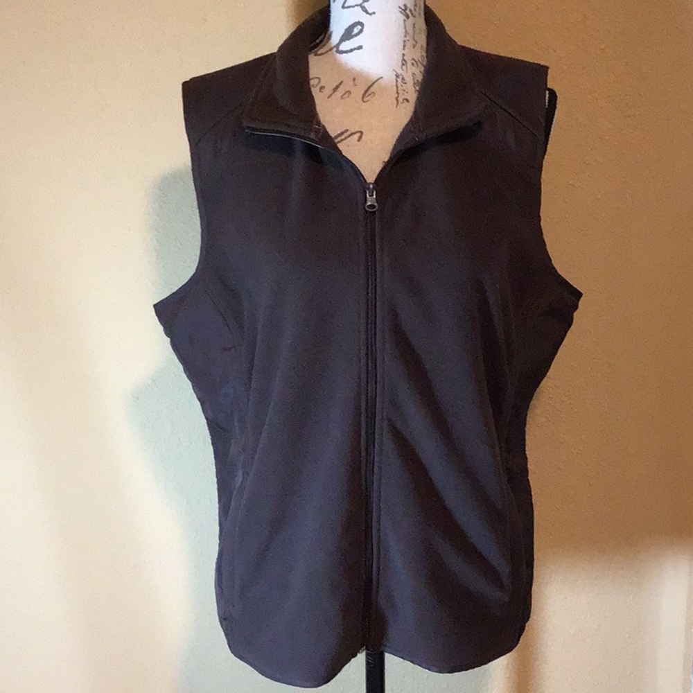 XL Tek Gear Brown Soft Light Weight Vest